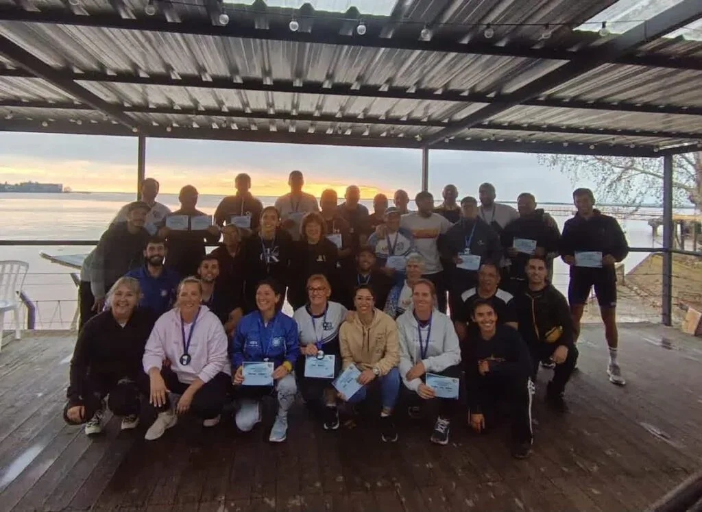 El Remo Social del Club de Remeros Mercedes participó de una Regata Indoor en Fray Bentos